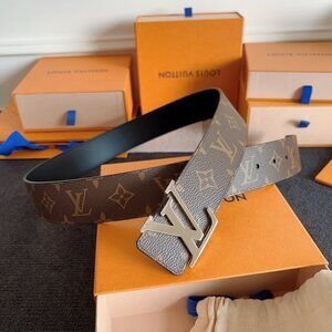 Louis Vuitton Initiales 40MM Reversible Belt 4o"